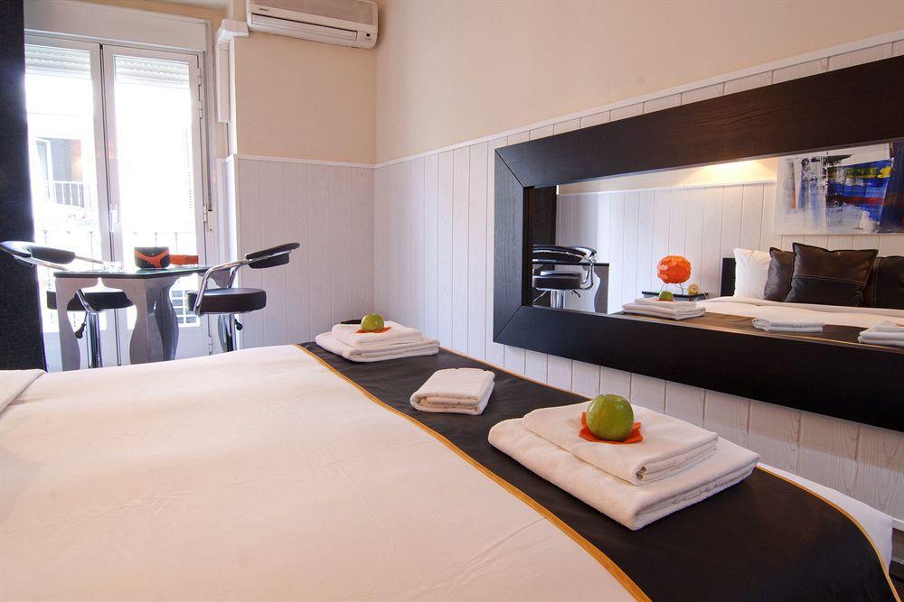 Hostal Oxum Madrid Eksteriør billede