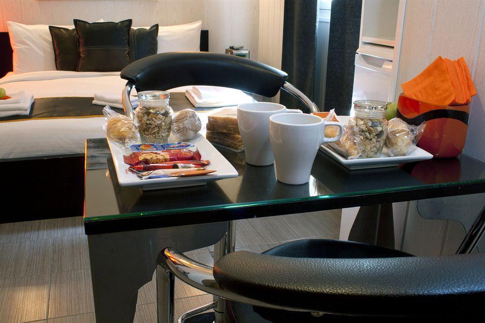 Hostal Oxum Madrid Værelse billede
