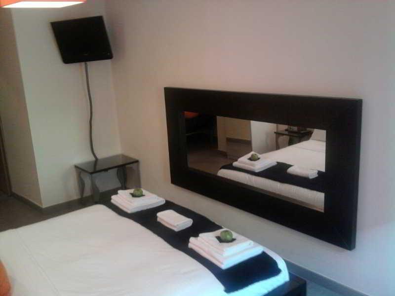 Hostal Oxum Madrid Værelse billede