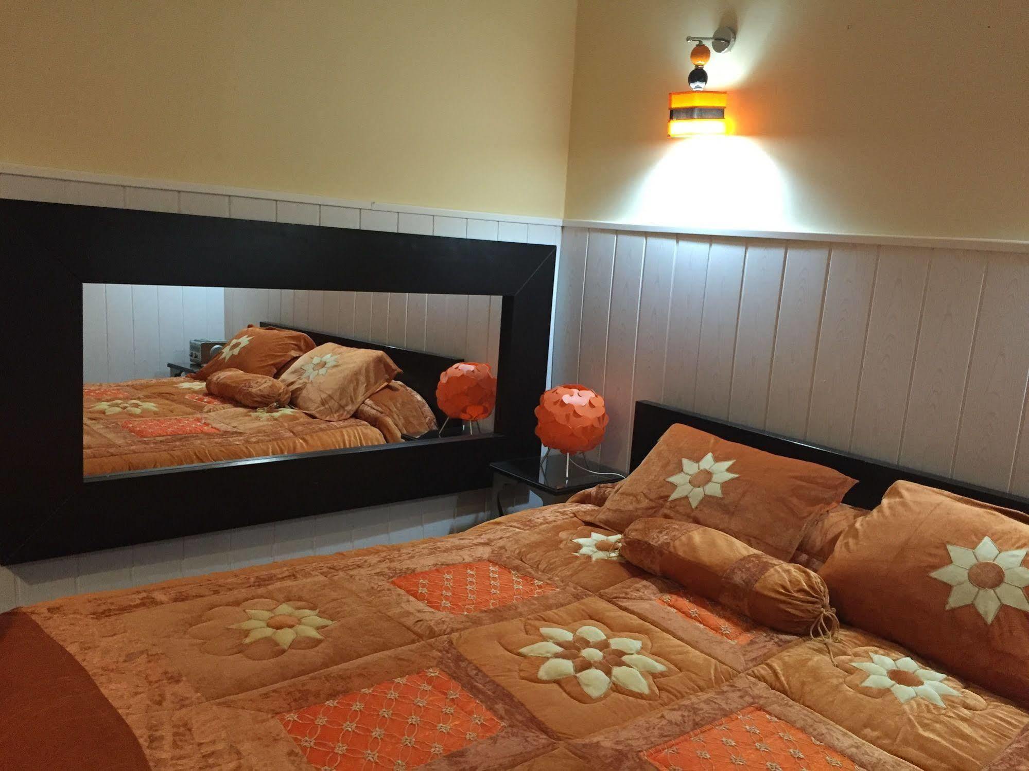 Hostal Oxum Madrid Eksteriør billede